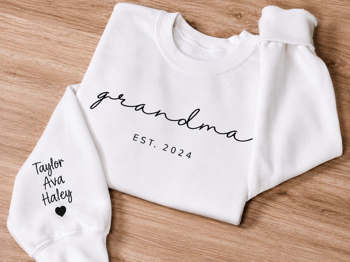 Grandma sweatshirt in white with black lettering